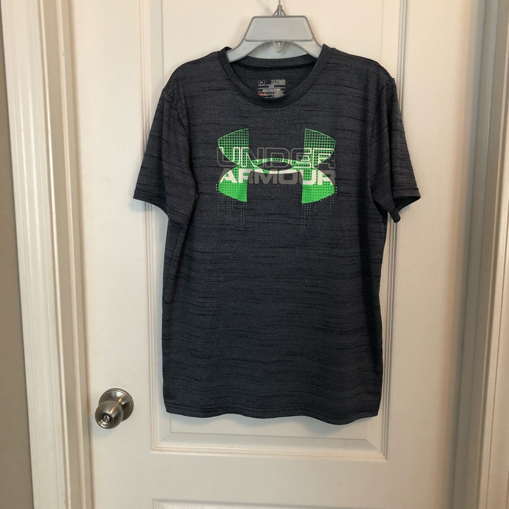 Boys Under Armour heat gear shirt